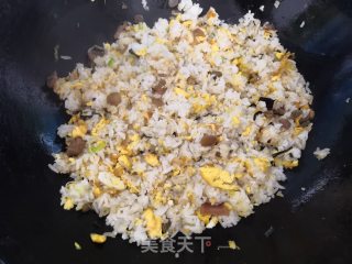 大葱鸡蛋炒饭的做法步骤：9