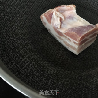 青椒回锅肉的做法步骤：1