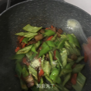 青椒回锅肉的做法步骤：11