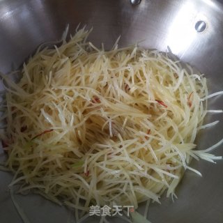 芹菜炒土豆丝的做法步骤：4