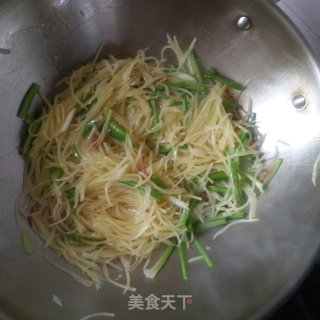 芹菜炒土豆丝的做法步骤：5