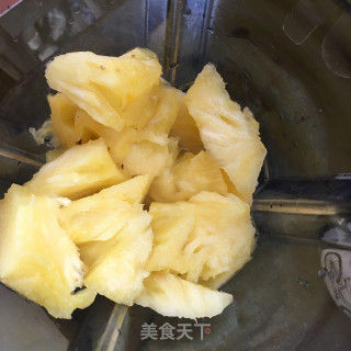 百香果菠萝果汁的做法步骤：2