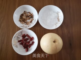 冰糖梨汁的做法步骤：1