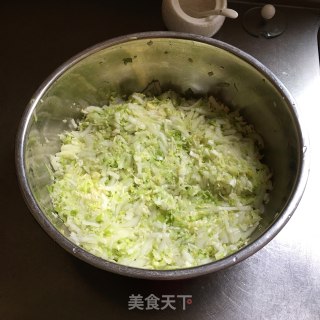 猪肉白菜饺子的做法步骤：1