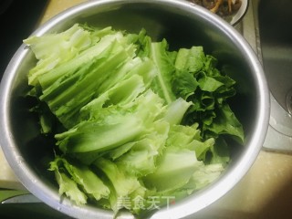 蒜香油麦菜的做法步骤：2