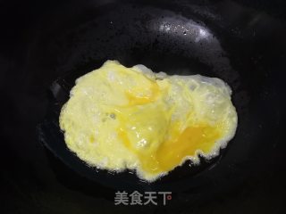 金针菇炒鸡蛋的做法步骤：3