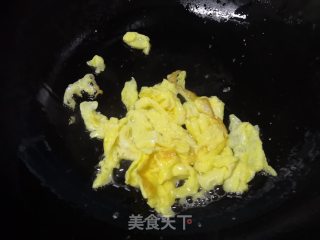 金针菇炒鸡蛋的做法步骤：4