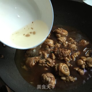 香菇焖鸡腿的做法步骤：7