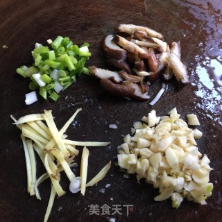 糯米蒸鸡腿的做法步骤：2