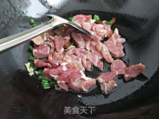 东北黄瓜干炒肉的做法步骤：5