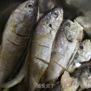 酱烧黄花鱼的做法步骤：4