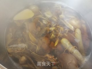 海参十菌汤的做法步骤：7