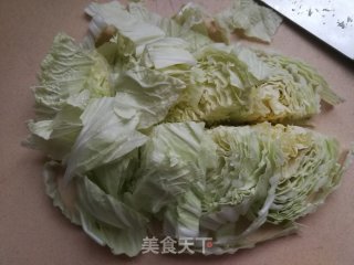 白菜炒豆腐皮的做法步骤：2