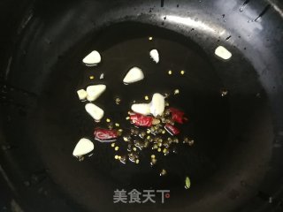 白菜炒豆腐皮的做法步骤：4