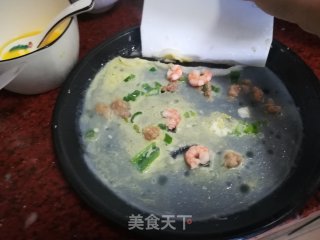 街头小吃——自制鲜虾肉末肠粉的做法步骤：8