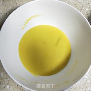 草莓抱抱卷的做法步骤：6