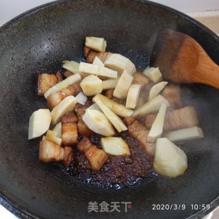 春笋红烧肉的做法步骤：4