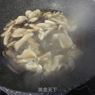 “快手汤”新鲜姬松茸海参肉片汤的做法步骤：13