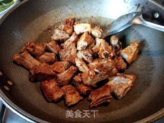 土豆烧排骨的做法步骤：5