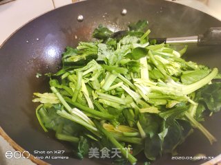 香肠炒菠菜的做法步骤：6