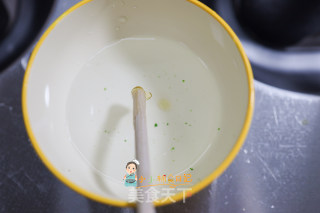 12个月以上辅食草莓雪人糖葫芦的做法步骤：6