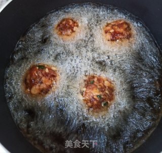 干炸鲜肉丸子的做法步骤：4