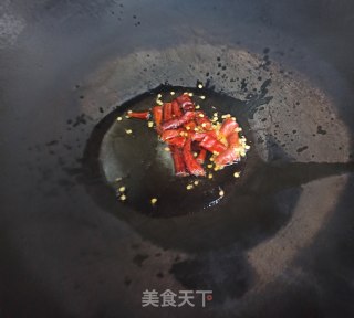 韭菜炒鸭血的做法步骤：3