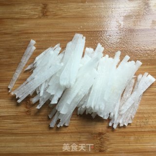 萝卜丝番茄鸡蛋汤的做法步骤：1