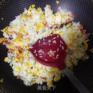 老干妈火腿炒饭的做法步骤：5