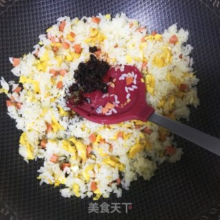 老干妈火腿炒饭的做法步骤：6