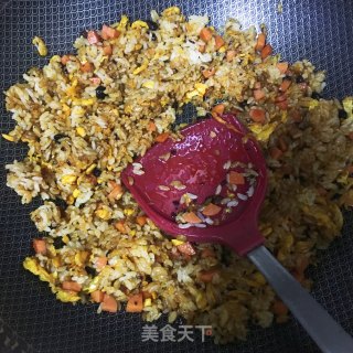 老干妈火腿炒饭的做法步骤：7