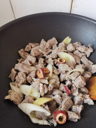 咖喱土豆牛肉的做法步骤：5