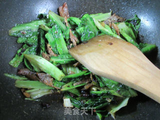 豆豉鲮鱼炒油麦菜的做法步骤：7