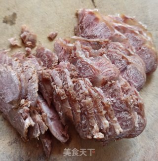 酸辣牛肉粉丝汤的做法步骤：2