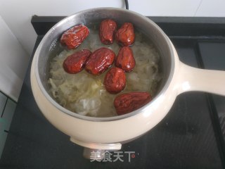 苹果银耳红枣汤的做法步骤：5