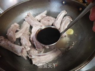 土豆烧排骨的做法步骤：5