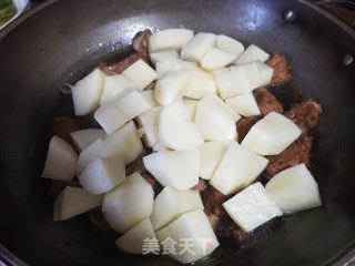 土豆烧排骨的做法步骤：8