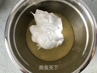 黑芝麻核桃蛋糕卷的做法步骤：7