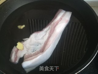 土豆烧五花肉的做法步骤：1