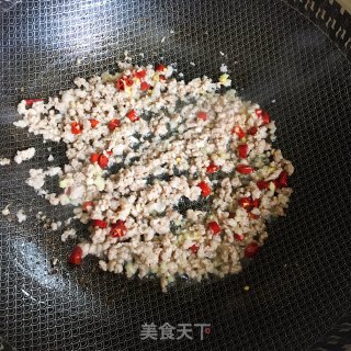 肉末豆干炒蒜苔的做法步骤：4