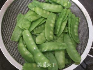 荷兰豆炒腊肠的做法步骤：4