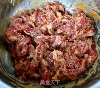 #肉菜#香酥牛肉炒芹菜的做法步骤：4