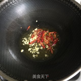 木耳炒莴笋的做法步骤：2