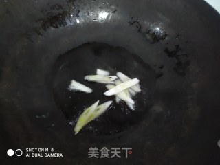 芹菜炒豆干的做法步骤：2