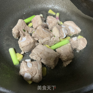 板栗炖排骨，补脑益智，强身补肾，非“栗”莫属的做法步骤：6