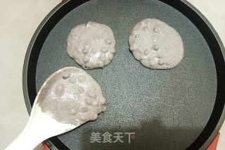 红豆杂粮饼的做法步骤：6