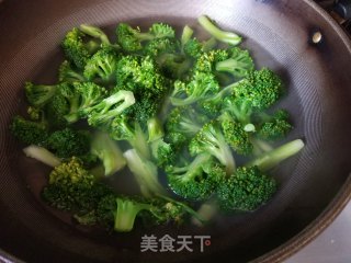 芦笋西兰花木耳拌北极贝的做法步骤：12