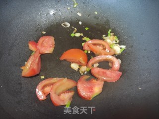 减脂又美味的西红柿鸡蛋面的做法步骤：2