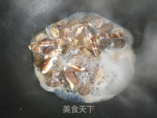 麻辣花蛤的做法步骤：4