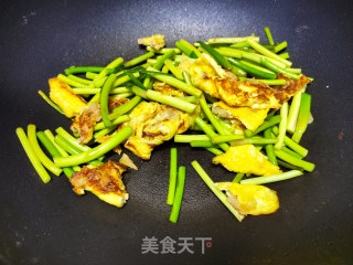 10分钟快手家常菜，蒜薹炒蛋！的做法步骤：5